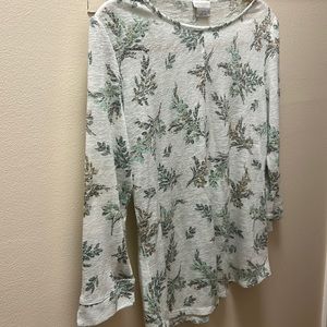 Spring or summer blouse shirt very comfy teal,beige, black and white colors